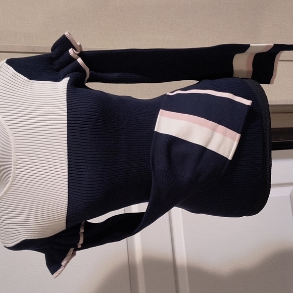 ð
ºVERTIGO Collection Nicole Turtleneck Sweater Navy/Ivory Size S - Picture 3 of 12